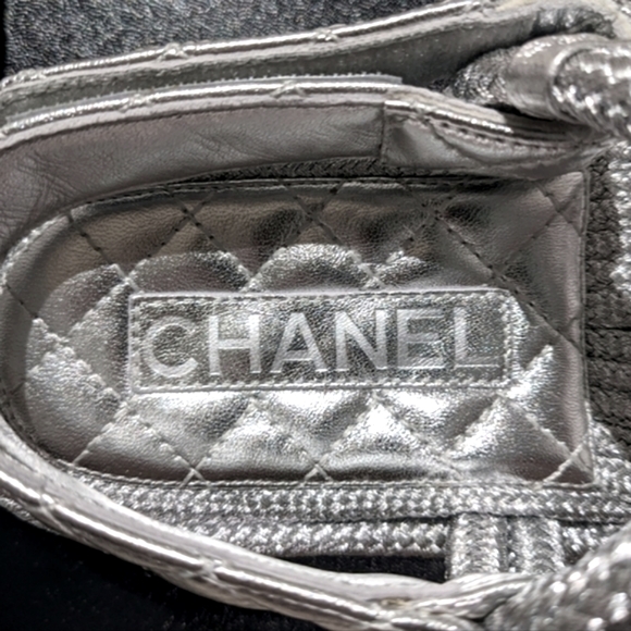 šSOLD CHANELš¤©20S CC Lambskin Cord Rope Logo Dad Sandals in Silver Sz 39 - Picture 5 of 16